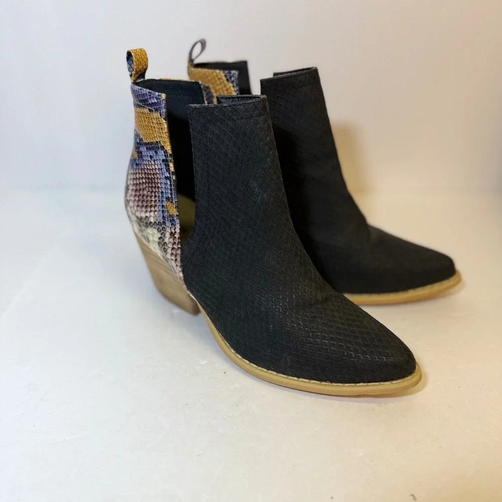 Black Snakeskin Pointed Toe Ankle Boots Multicolor Heel Cutout Booties Sz 7